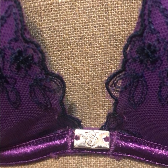 Victoria’s Secret Very Sexy 34A Bra - Picture 2 of 5